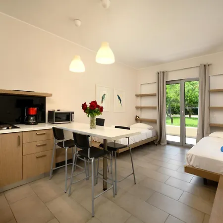 Orange Grove Apartman