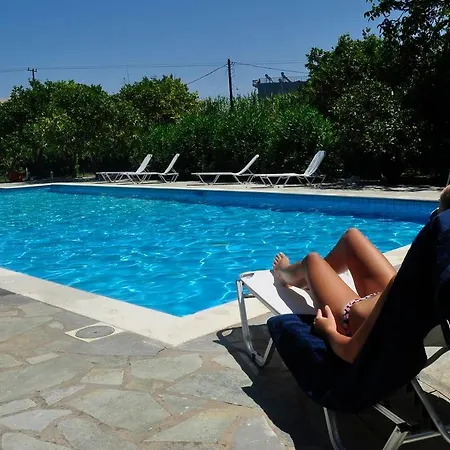 Orange Grove Apartment *