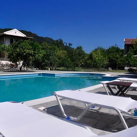 Orange Grove Apartment *