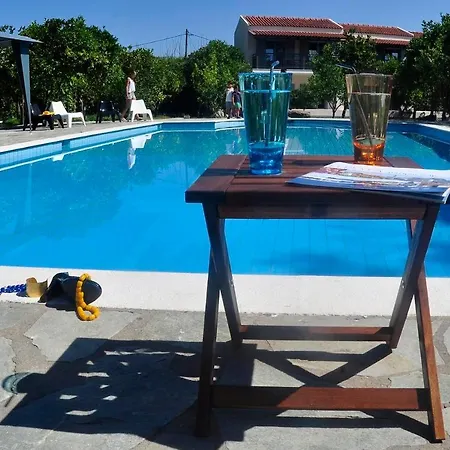 Orange Grove Apartment *