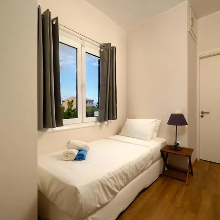 Orange Grove Apartment